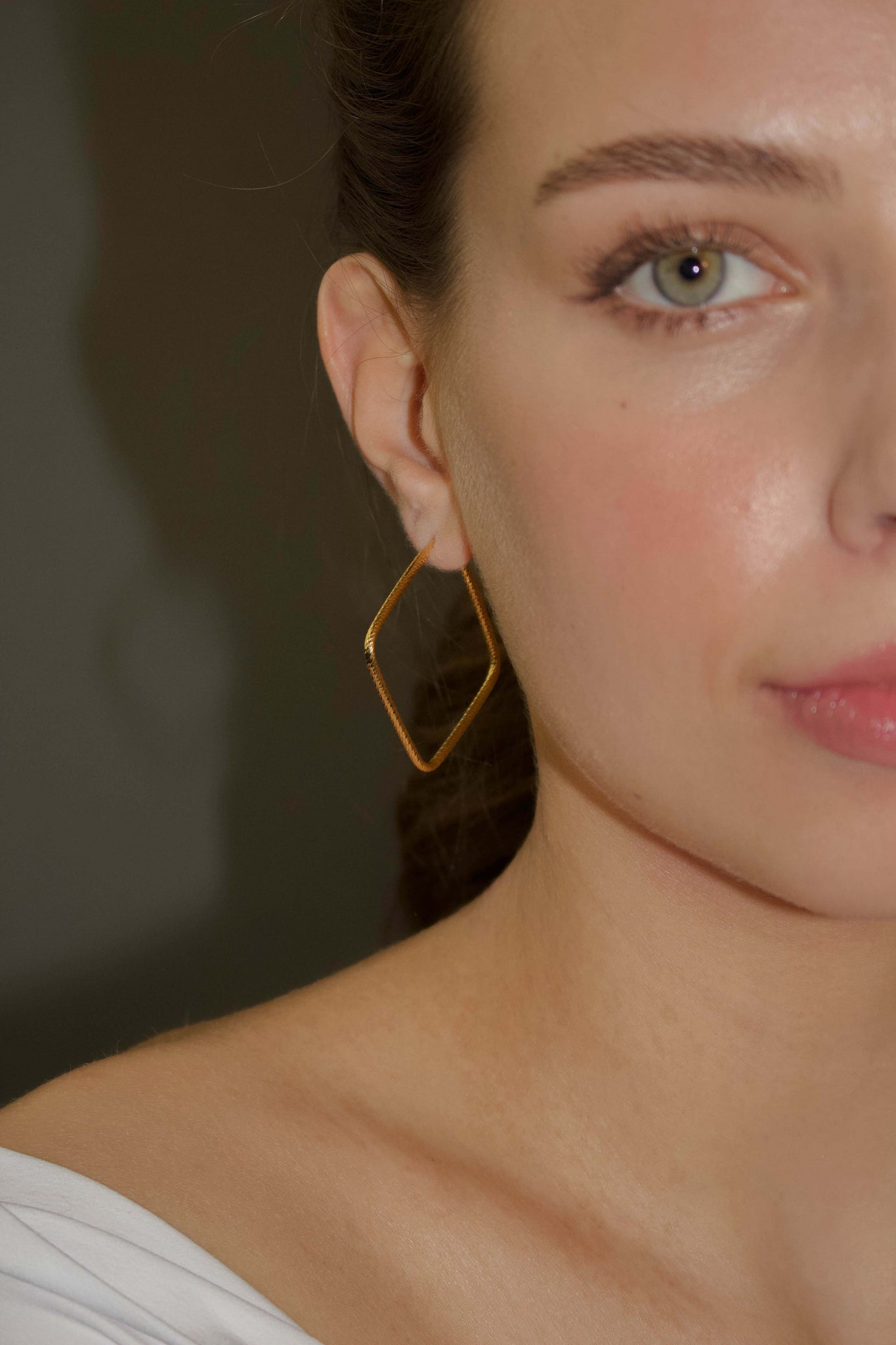 The Sparkling Quader Creole Earring